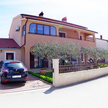 Apartments Tina & Denis Пула Экстерьер фото