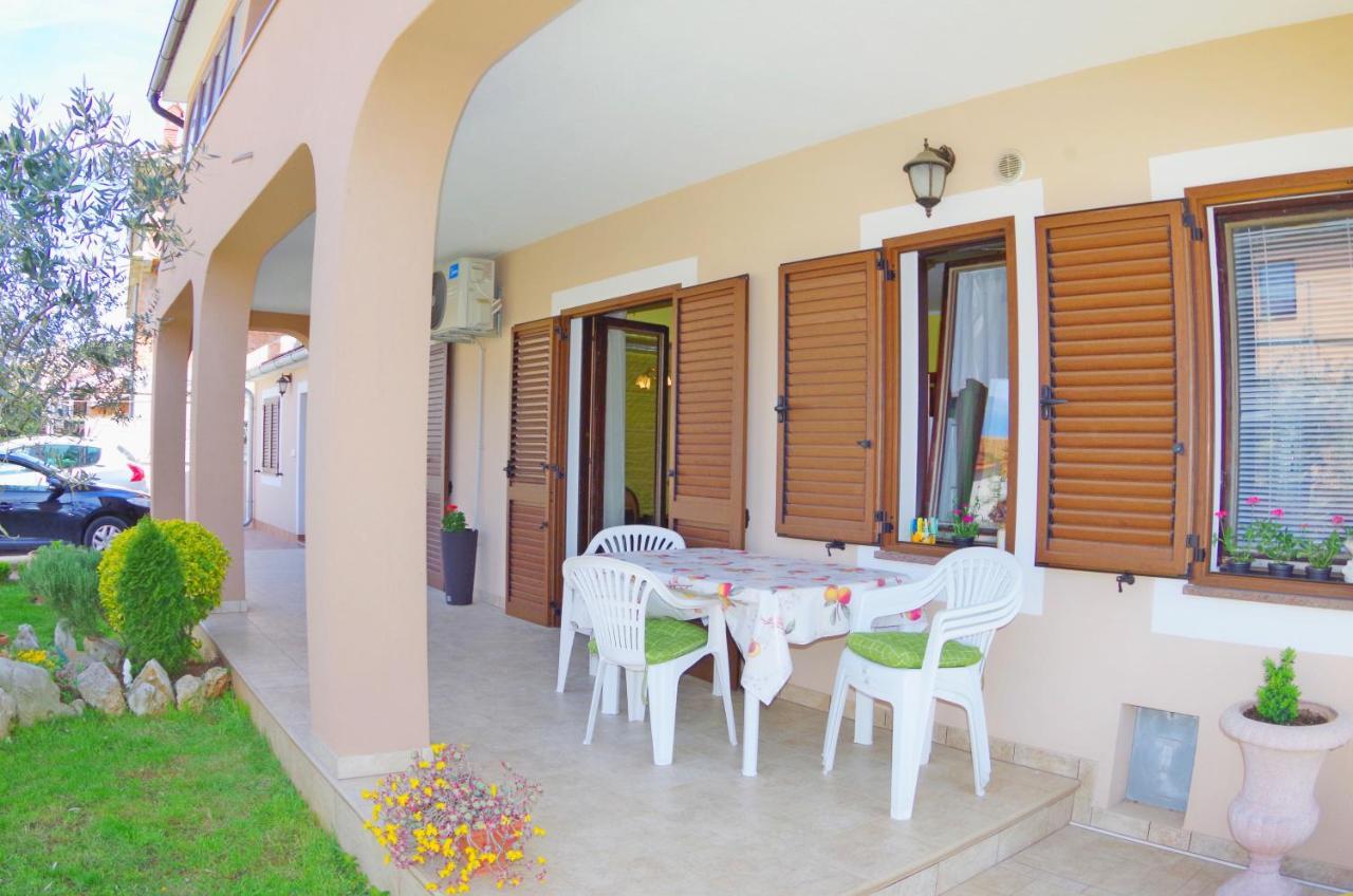 Apartments Tina & Denis Пула Экстерьер фото